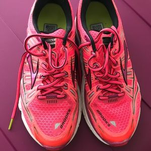 Brooks Running Sneakers